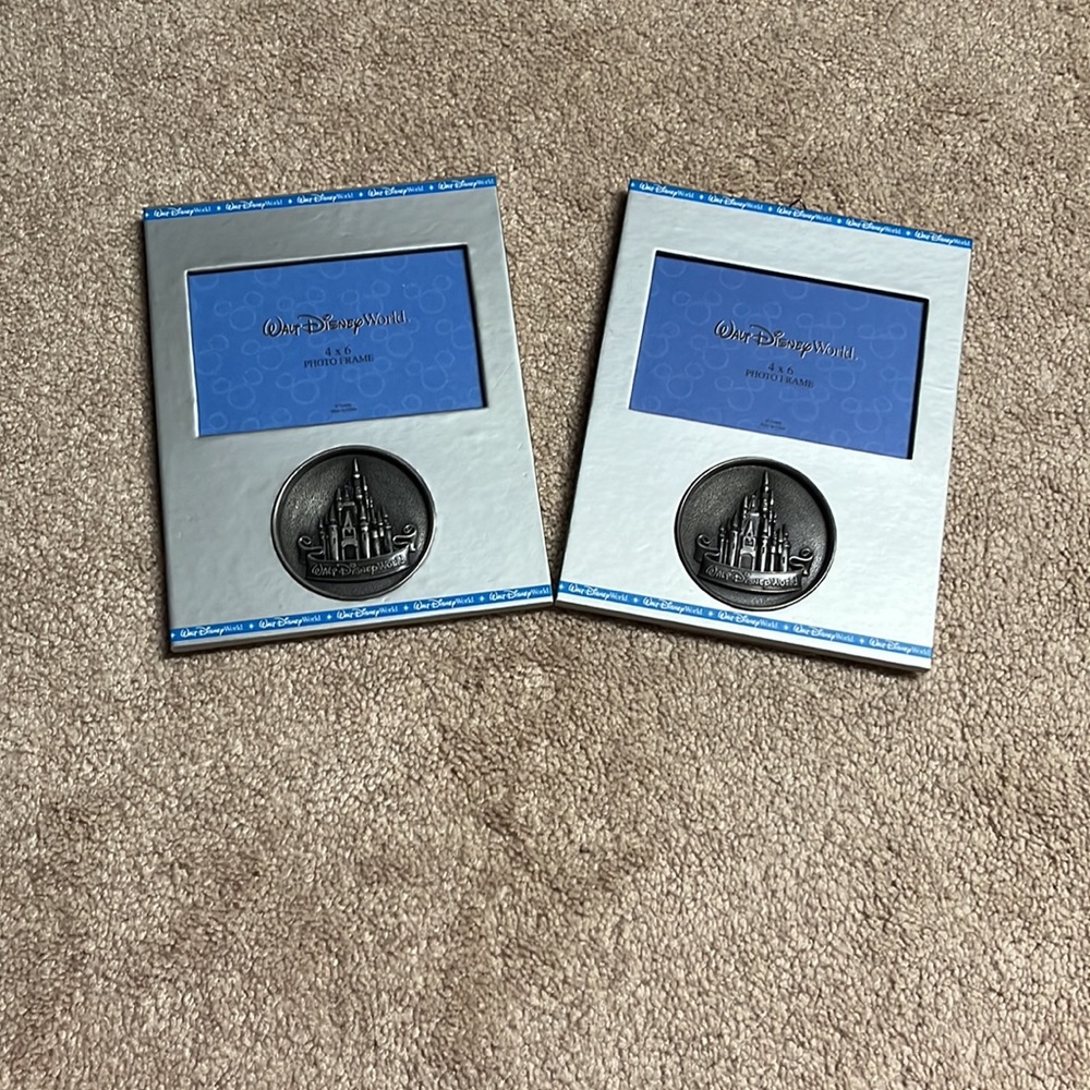 NWT Disney World Picture frames (set of 2).  Perfect condition - never used.